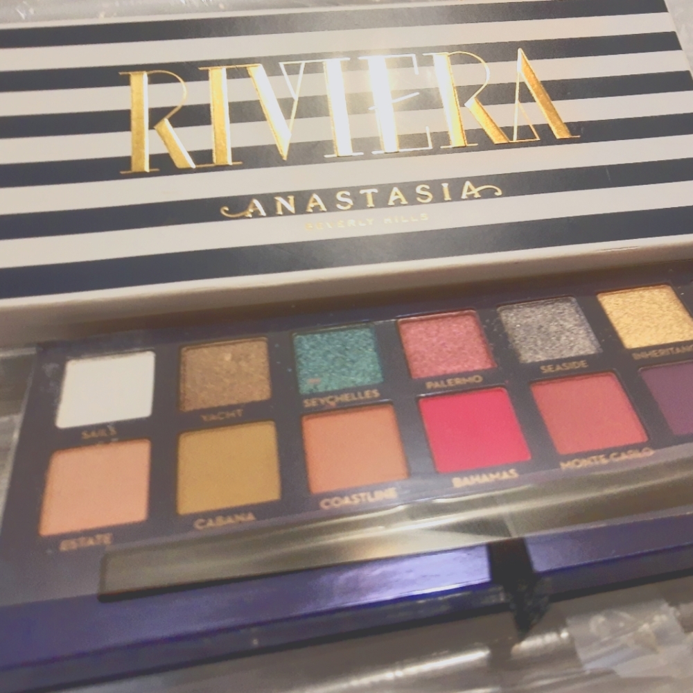 NEW✨ABH🦋 Riviera Artistry Palette - Picture 2 of 7